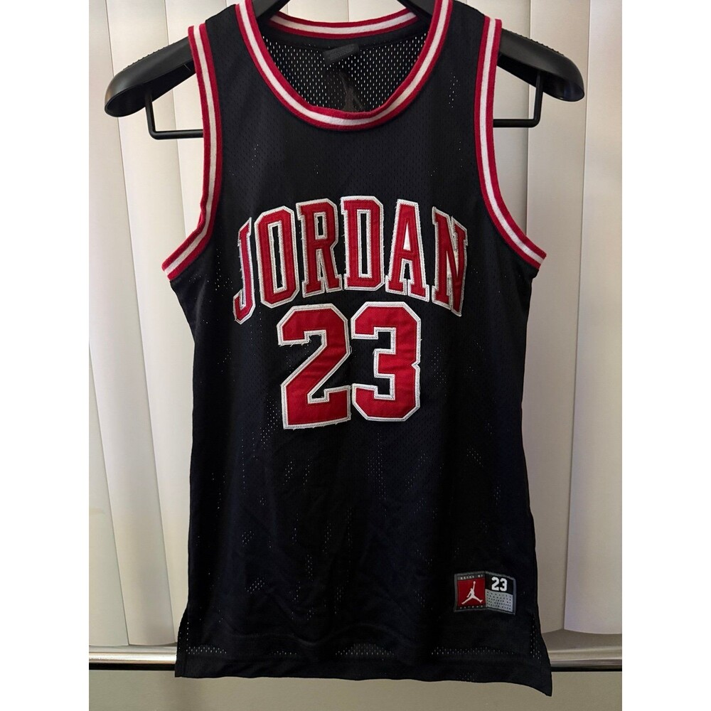 Youth Boy’s Michael Jordan Black Basketball Jersey #23 Size Large Ages 12-13